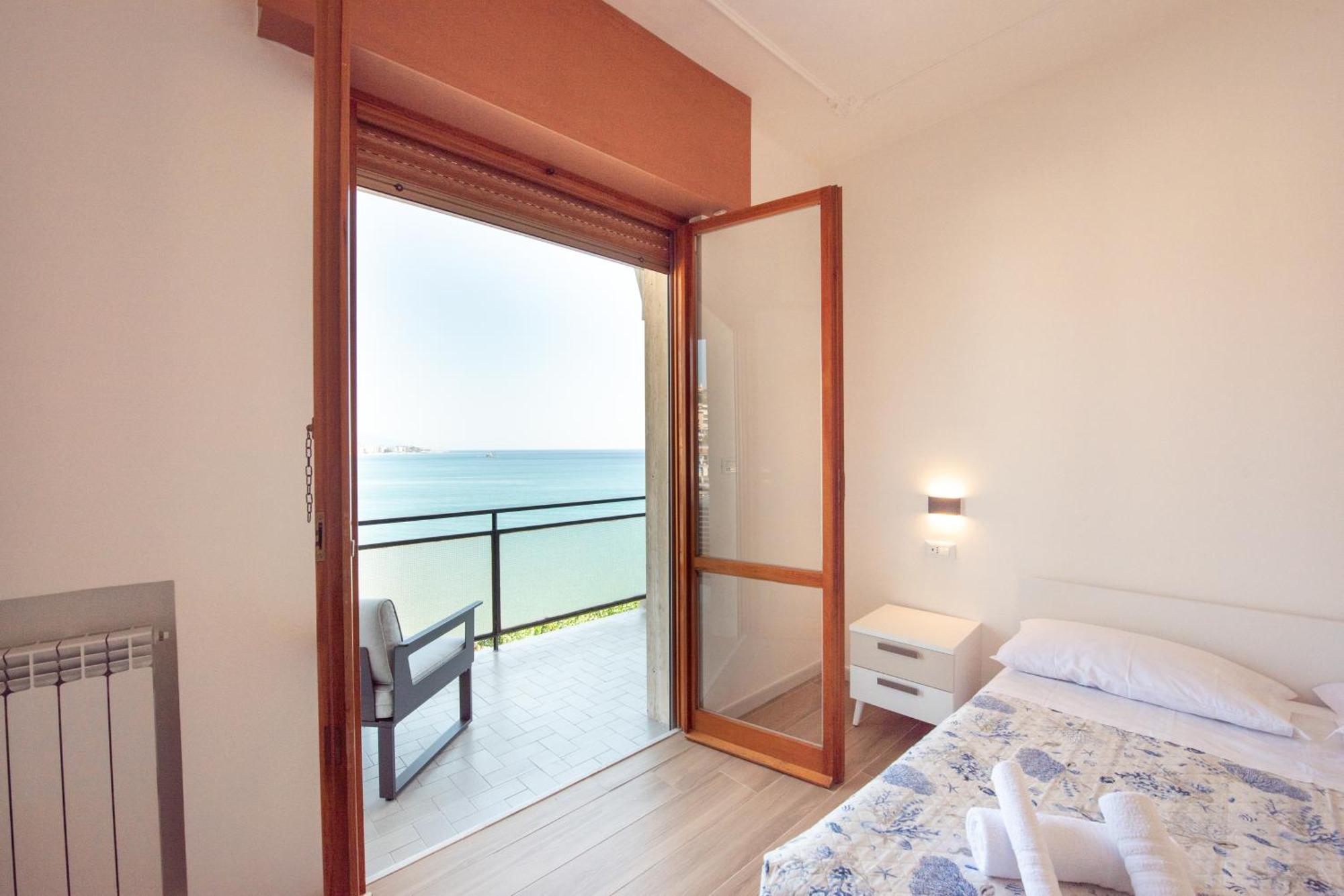 You And The Sea Apartment Savona Exterior photo