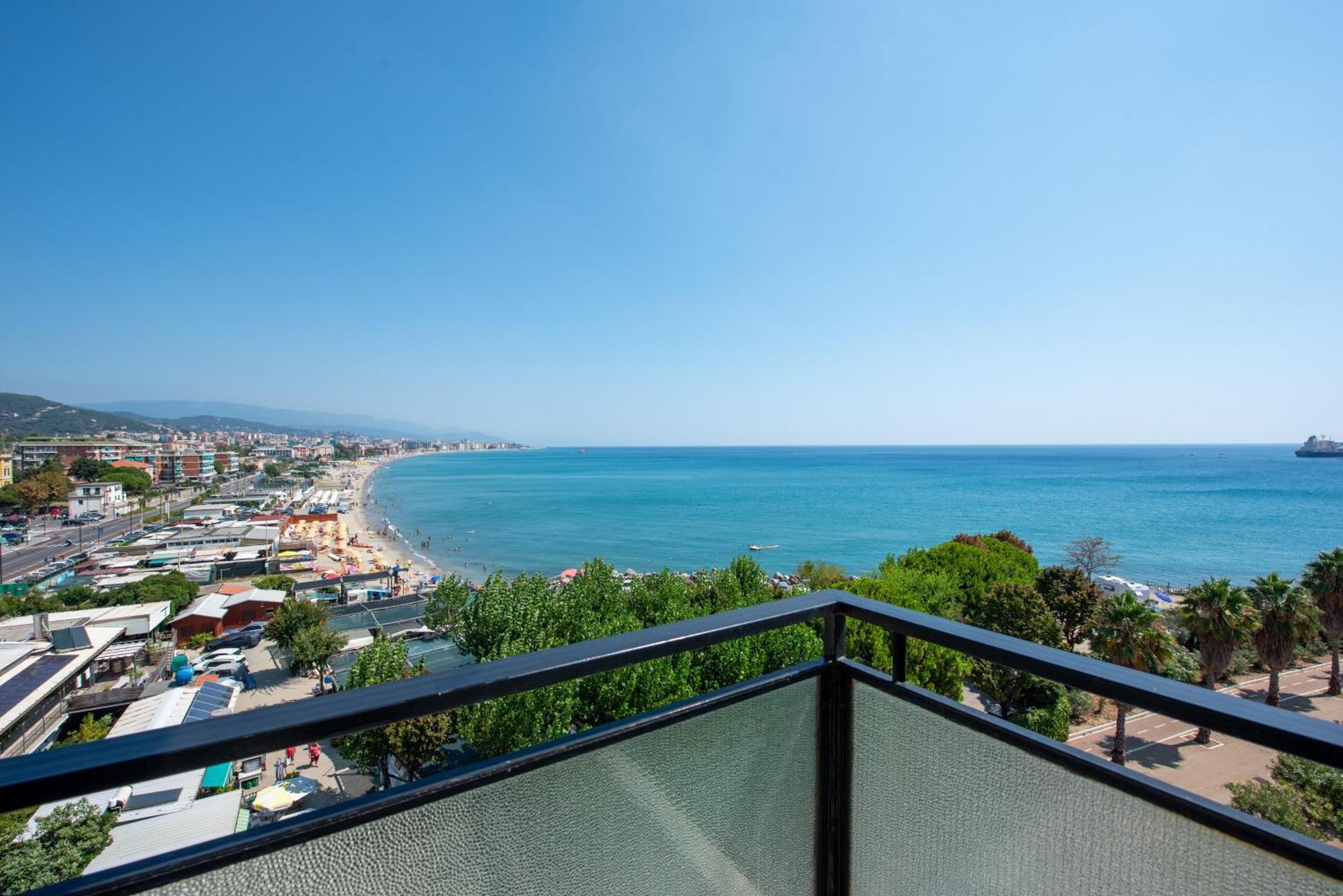 You And The Sea Apartment Savona Exterior photo