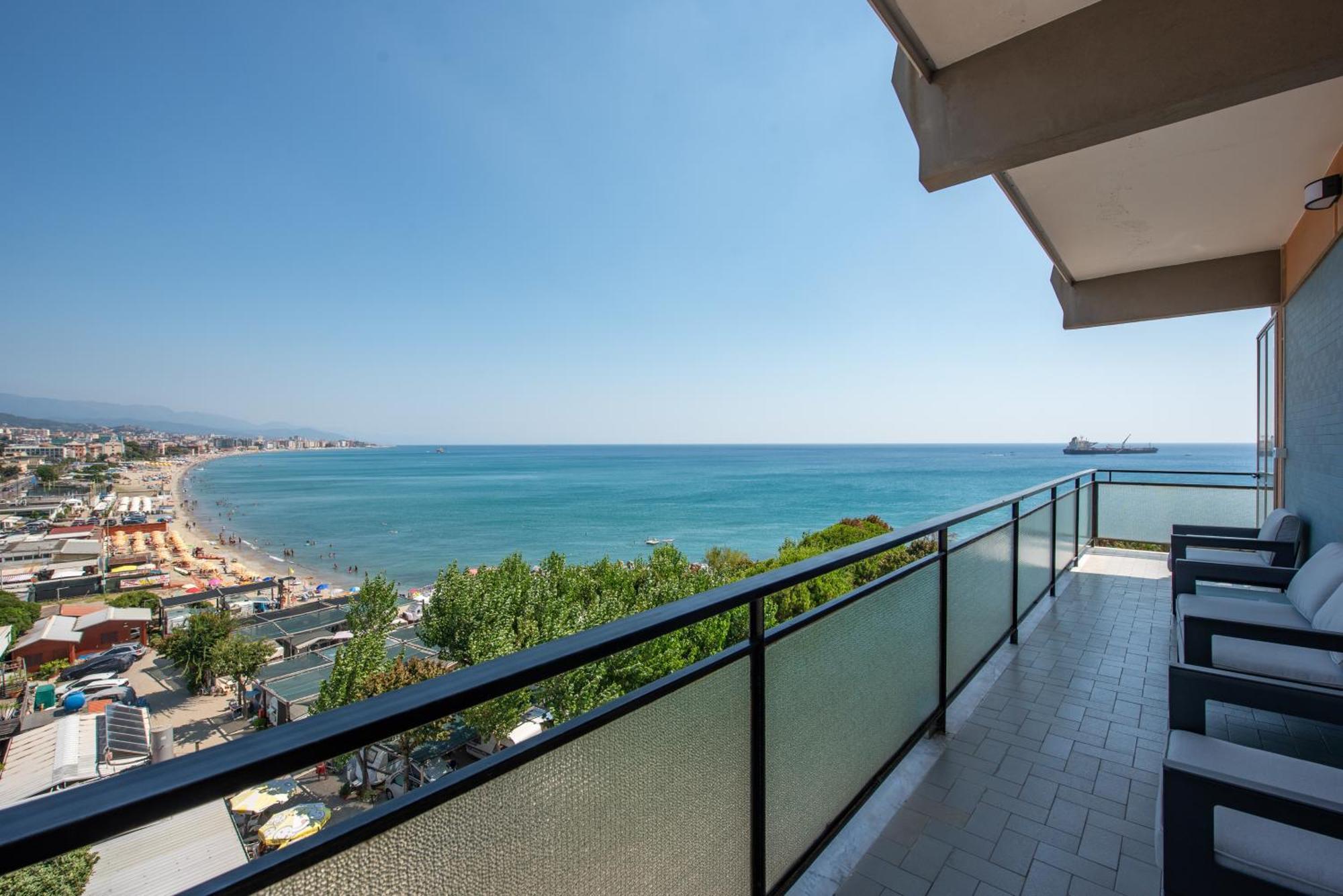 You And The Sea Apartment Savona Exterior photo