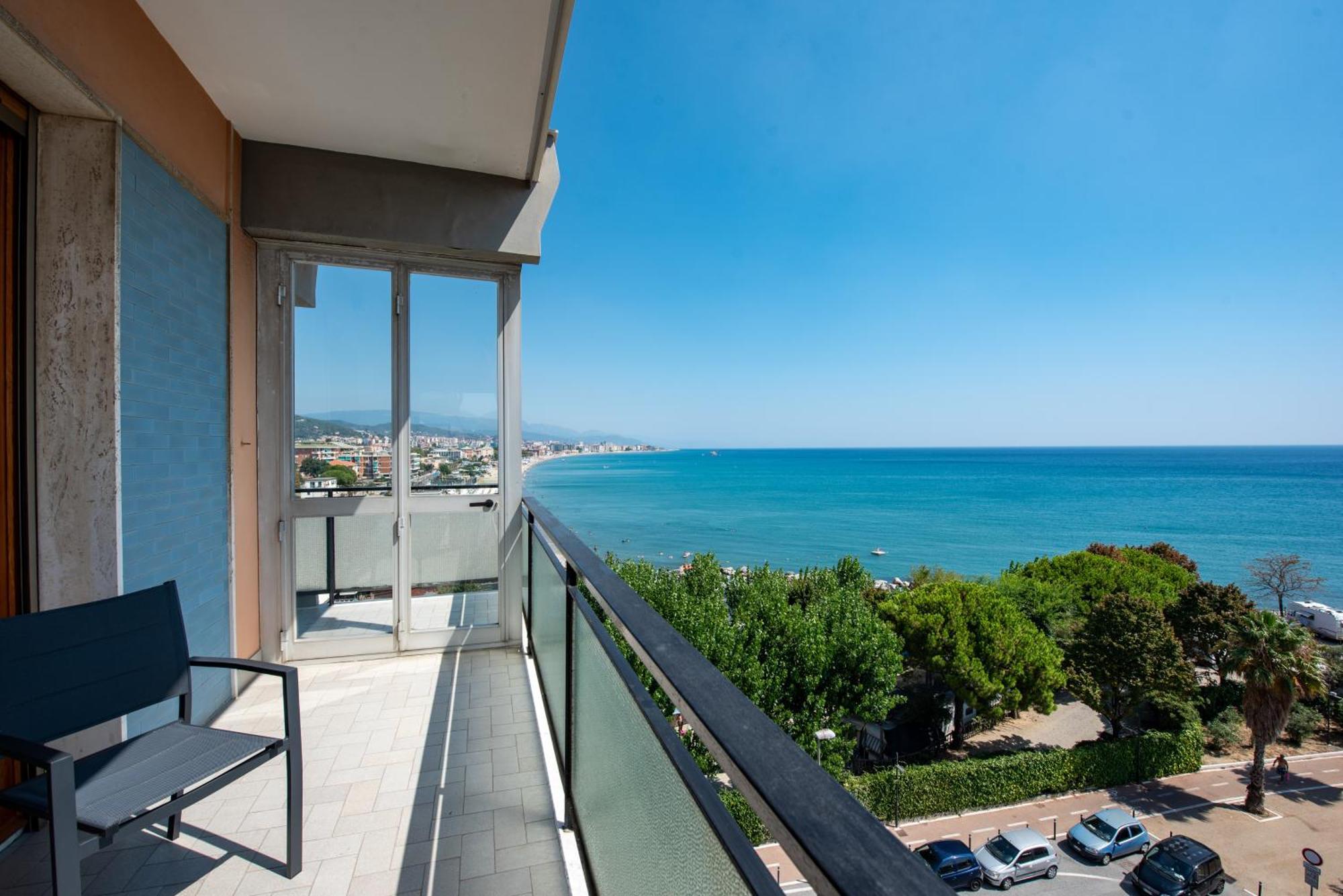 You And The Sea Apartment Savona Exterior photo